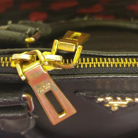Prada satchel purse - Picture 5 of 7